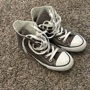 Gray high top converse
